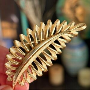 Vintage signed Trifari Gold tone Leaf Brooch